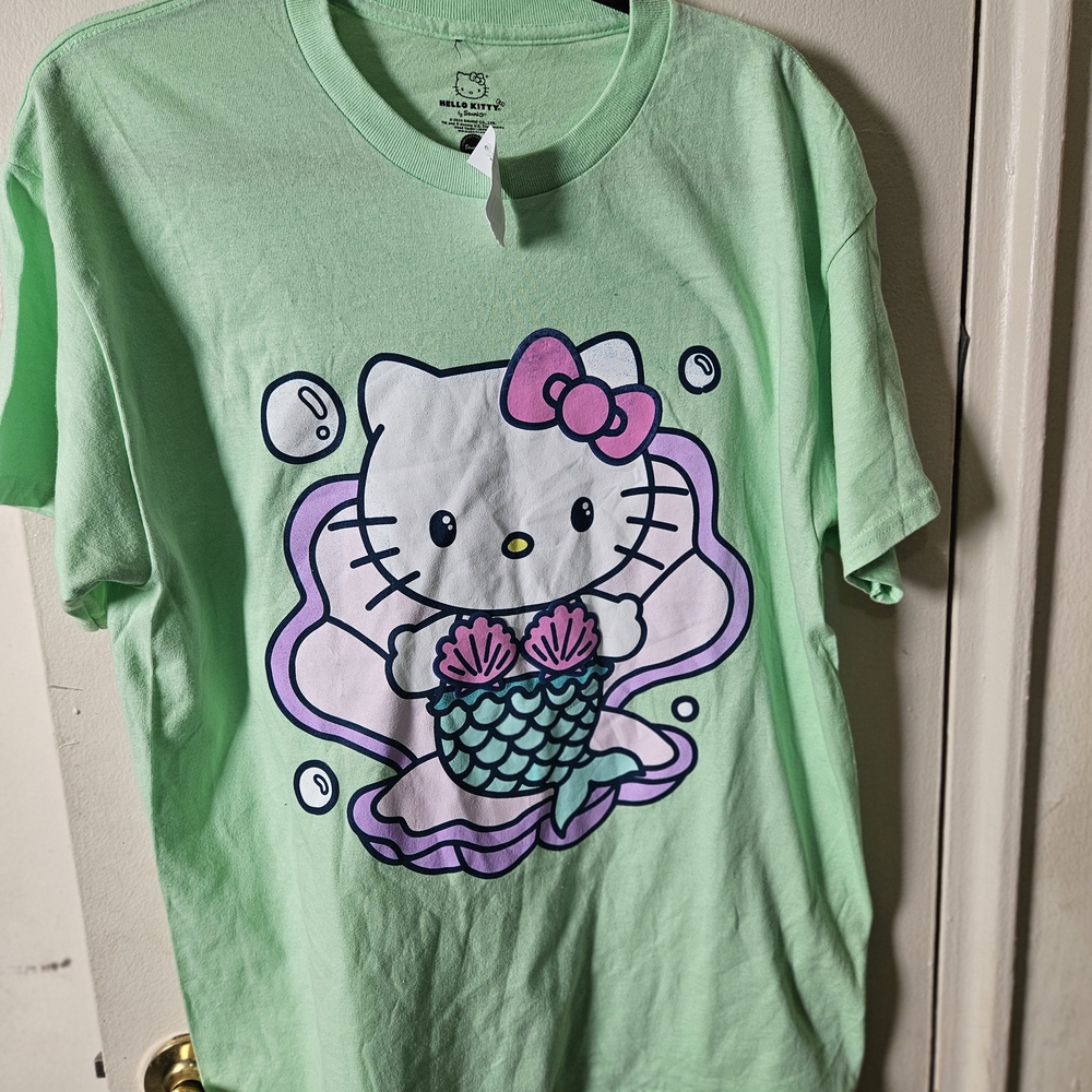 Hello Kitty Green  T-Shirt - Picture 3 of 15